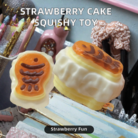 Nouveau design Jouet Squishy en TPR en forme de gâteau soufflé au fromage et aux fraises, simulation de dessert, balle anti-stress à presser pour filles, vente en gros, à partir de 14 ans