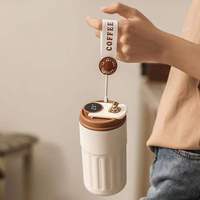Vente en gros d'usine de Offre Spéciale Design moderne Affichage LED de la température Tasse à café avec corde pour les cadeaux d'affaires Tasse de voyage isolée