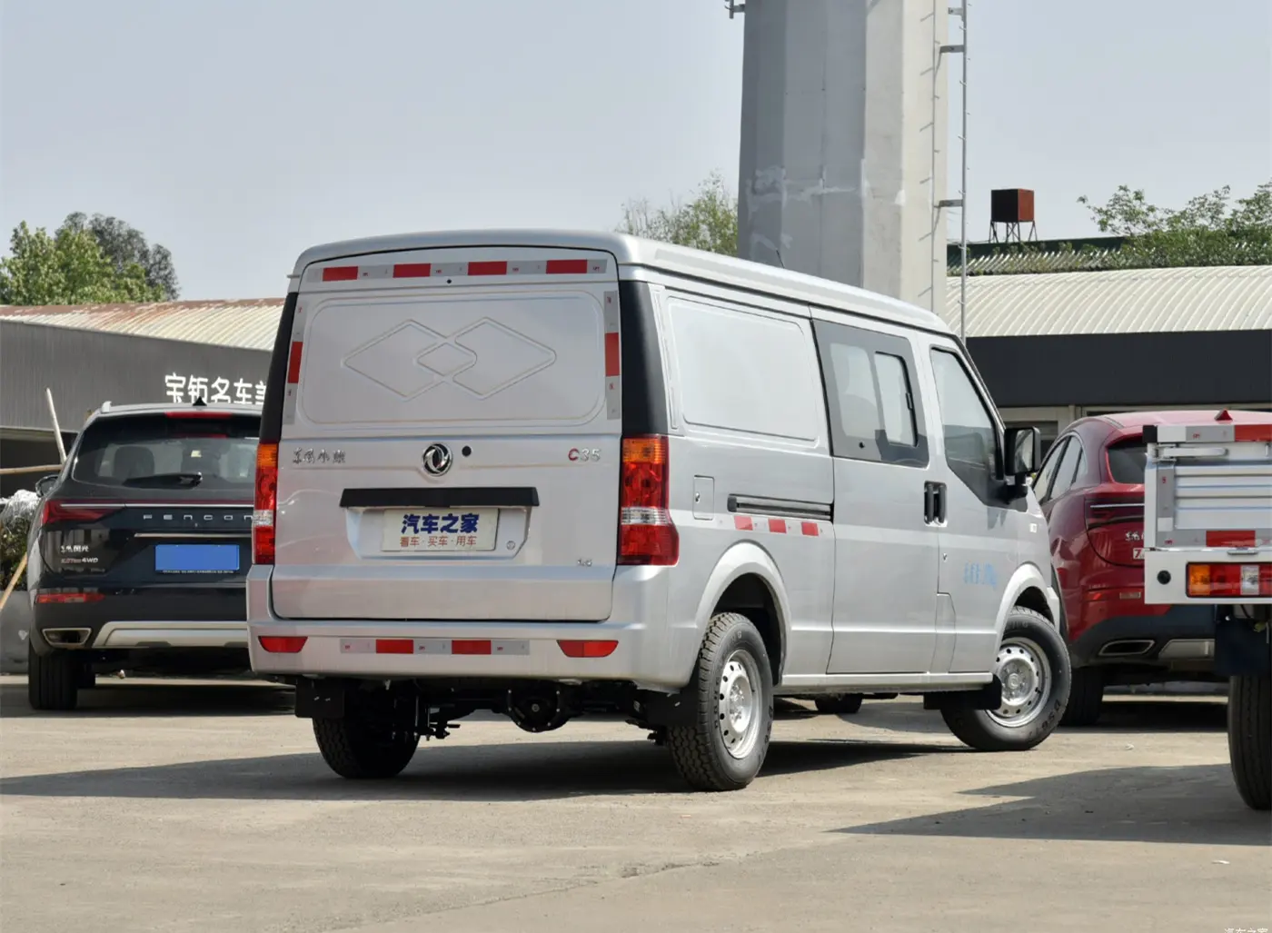 Dongfeng C35 mini van a buon mercato cinese cargo van camion per la vendita