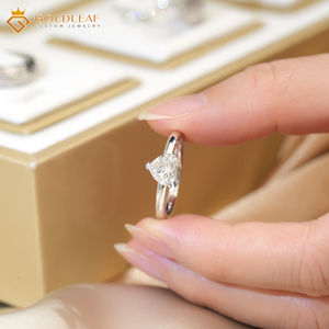 Bague de fiançailles personnalisée délicate en or blanc 14 carats plaqué or, diamant de laboratoire certifié IGI, taille cœur, couleur D, 1 carat, tendance - Product Image 3