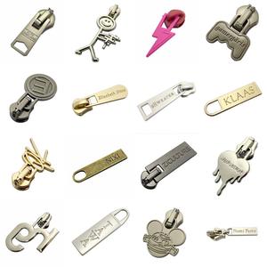 High Grade Silver Cut Out Shape OEM Custom Metal Zipper Puxa para Bolsa - Product Image 1