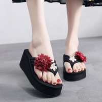 Nouvelles tongs à fleurs de marguerite à semelle épaisse pour femmes, sandales compensées de plage