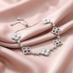 Bracciale con Charm Floreale Placcato Oro in Lega, Regolabile con Zirconi, Braccialetti Portafortuna a Forma di Fiore per Donna, Regalo di Gioielleria - Product Image 4