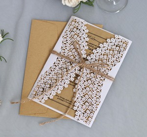 Vente en gros de cartes d'invitation découpées au laser à couverture rigide rustique, blanches et creuses, invitations de <span class=keywords><strong>fête</strong></span> de luxe VIP - Product Image 1