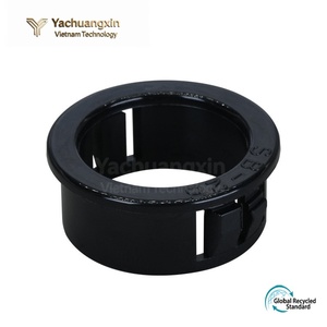 Passe-câble plat noir en nylon de 20 mm avec protection pour tuyau rond à clipser - Product Image 4