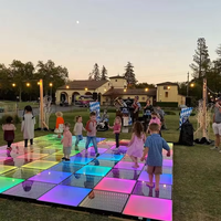Prix de Gros Portable Lumineux Blanc Interactif Chine Vidéo 3D LED Affichage Miroir Panneaux de Piste de Danse Carrelages Magnétiques Mariage
