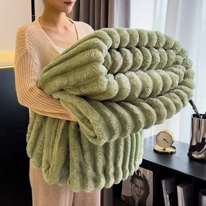 Vente en gros de produits Vente sur mesure <span class=keywords><strong>Imitation</strong></span> <span class=keywords><strong>fourrure</strong></span> de lapin Couvertures en fibre de polyester pour l'hiver Couleur unie Super king Queen Size - Product Image 3