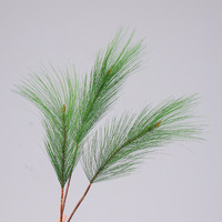 Branches et aiguilles de pin artificielles Pinus Slaidi vertes et douces pour la décoration intérieure, la photographie en extérieur, l'aménagement paysager et les mariages