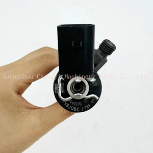 Iniettore carburante 0445110131 per BMW Serie 3 5 7 <span class=keywords><strong>X5</strong></span> 320d 330d 530d 3.0d motore diesel 0445110080 - Product Image 2