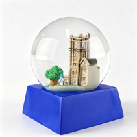 Boule de neige en résine avec horloge et modèle de tour, décoration de bureau miniature, ornement architectural en verre
