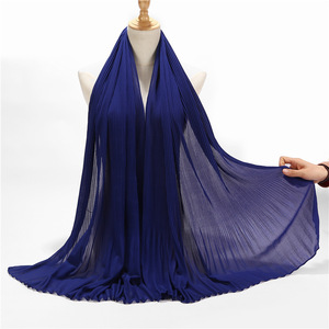 Nueva moda para mujer Bandana étnica Jersey de gasa a rayas Hijab con perlas de seda dobladas Musulmán Nuevo estilo - Product Image 1