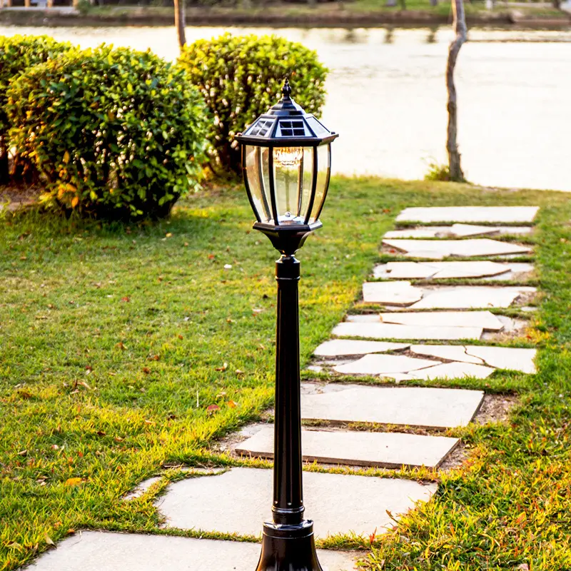 Design antico stile europeo americano LED Street Main Gate Outdoor Park Yard Pole Lamp Garden Post Light lampada da prato solare
