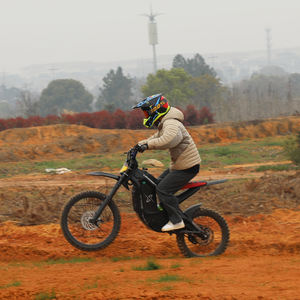 Potente Motocicleta Eléctrica de 3000W con Motor sin Escobillas, 72V 30Ah y Batería Extraíble - Product Image 1