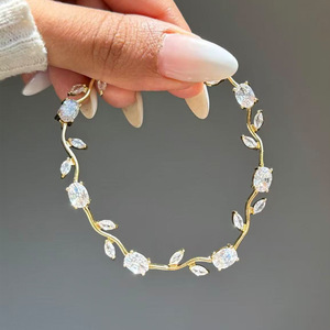 Gioielli di Alta Qualità per Donne Bracciale a Catena con Tulipano e Rosa in Oro e Argento Placcato PVC con Zirconi AAA Brillanti - Product Image 5
