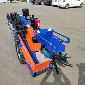 Piccolo appezzamento di paglia di frantumazione e il ritorno al campo di mais mietitrice singola cresta tenuto in mano - Product Image 6