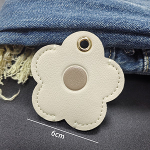 Etiquetas Personalizadas de Cuero PU para Bolsos, Colgante con Logotipo Grabado, Etiquetas Cosméticas, Colgante para Ropa y Bolsos - Product Image 3