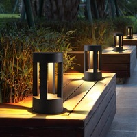 Penjualan laris 12W 5L putih hangat IP65 nilai abu-abu hitam penambat cahaya taman terpasang di luar ruangan aluminium Led rumput & lampu jalan