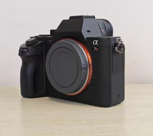 Excellent appareil photo numérique plein format 4K A7R II avec capteur à haute résolution et stabilisation d'image par déplacement du capteur sur 5 axes A7 R II - Product Image 1