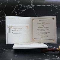 Invitation de mariage de luxe en livre cartonné avec pochette dorée et papier texturé pour mariage, fiançailles, banquet, fête