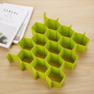 Ensemble de diviseurs de tiroir <span class=keywords><strong>en</strong></span> nid d'abeille moulés par injection <span class=keywords><strong>en</strong></span> <span class=keywords><strong>plastique</strong></span> réglable de 8 pièces pour sous-vêtements chaussettes - Product Image 5