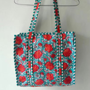 Bolso Tote Grande Acolchado con Estampado de Bloques, Bolso de Viaje Reversible para Fin de Semana, Bolso de Compras Jola, Bolso de Hombro de Algodón - Product Image 1