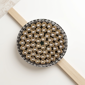 Plateau Urli Rond Multi-Diya avec Porte-Bougies en Cristal Argenté et Porte-Bougies Doré pour Décoration Intérieure - Product Image 5