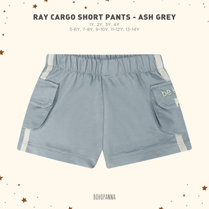 Pantalones cortos cargo de algodón a la moda para niños, diseñados con bolsillos prácticos y un ajuste cómodo para mantenerlos cómodos durante todo el día. - Product Image 2