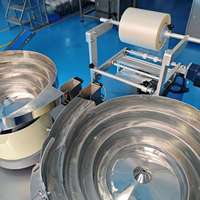 Machine d'emballage et de comptage automatique de dattes Vgopack avec double alimentateur à godets pour le comptage et l'emballage de dattes rouges