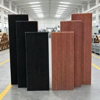 Coussin de refroidissement évaporatif en nid d'abeille noir avec rideau d'eau et cadre blanc pour la ventilation et le refroidissement des fermes avicoles et des serres QingZhou