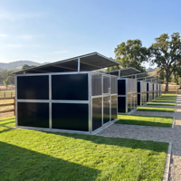 Écurie pour chevaux en acier galvanisé avec panneaux en bambou polyéthylène, écologique et économique, pour les installations équestres