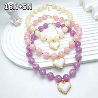 Collier de perles acryliques colorées mignonnes CH-LHN2024 avec pendentif cœur/dollar plaqué or – Vente en gros, collier de perles tendance pour femmes