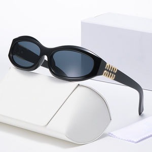 0611 Nuevas Gafas de Sol de Moda Retro Clásicas con Marco Pequeño de Ojo de Gato Negro, Gafas de Sol Rectangulares Vintage para Mujer - Product Image 3