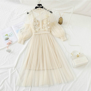 Neuheiten Frauen Spitze Blumen kleid Gaze Laterne Ärmel Voile Langes Kleid Weiblich Retro Haken Prinzessin Kleid 2-teiliges Set - Product Image 2