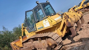 En Venta: Bulldozer Komatsu D85ESS de Alta Capacidad de Carga, Bomba de Motor, Capacidad de 4.5m³, Máquina de Movimiento de Tierras para Construcción - Product Image 5