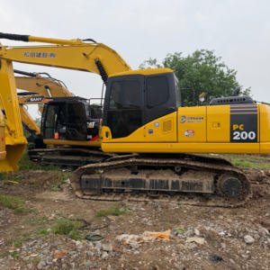 Excavatrice d'occasion Komatsu PC200-7 PC200-8 d'origine japonaise, 20 tonnes, hydraulique, sur chenilles, en bon état - Product Image 1