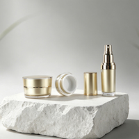 Ensemble de flacons de crème corporelle de luxe, flacon pompe en acrylique, pot, emballage cosmétique OEM/ODM pour gommage corporel et soin du visage