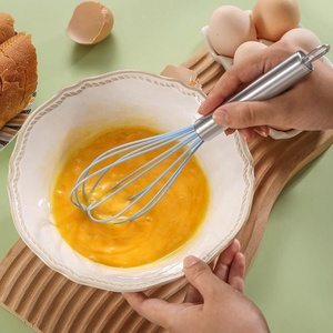 Poignée en acier inoxydable batteur à oeufs manuel outil de remuage d'oeufs de <span class=keywords><strong>cuisine</strong></span> en silicone coloré - Product Image 2