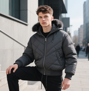 Blouson d'hiver en duvet Chiliwack à capuche avec décoration en fourrure de coyote pour homme Palm Moose personnalisé - Product Image 1