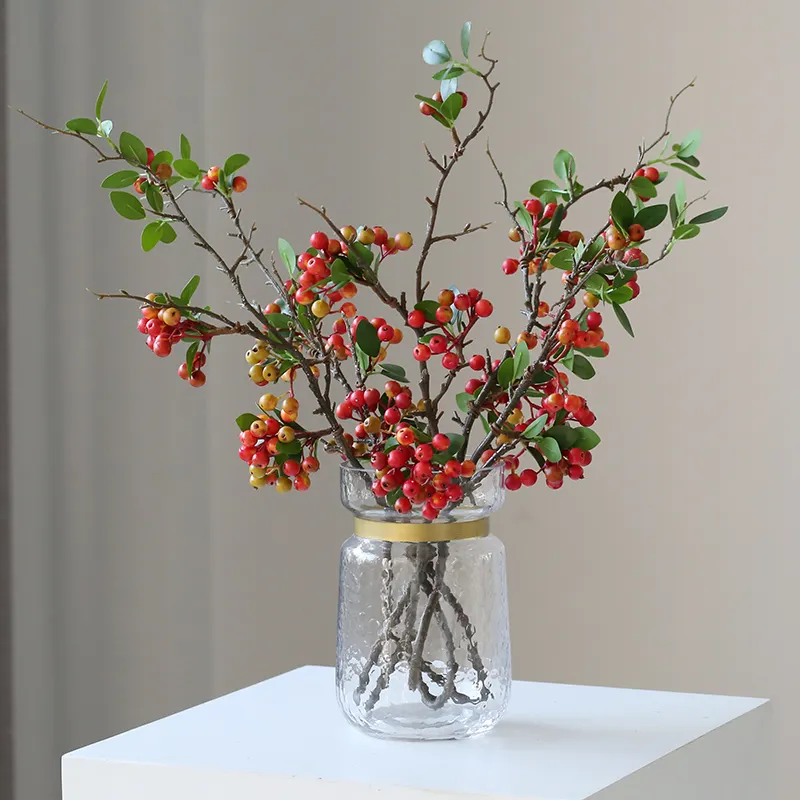 عرض ساخن على زهور توت أحمر اصطناعي فاكهة غنية فاكهة هولي بيري سيقان باقة زهور للمنزل ديكور الزفاف