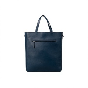 Sac fourre-tout unisexe en cuir véritable ELYSIAN INDUSTRIES, bleu marine uni, fermeture éclair, sangle réglable, durable, usage quotidien décontracté - Product Image 2