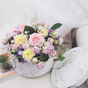 Flower gift box acrylic flower shop material rose square rose paper box can be customized according to needs - Product Image 6