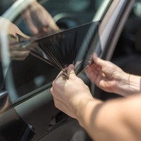 Film Kaca Mobil VLT 5% Warna Hitam Gelap PET, Anti Panas, Anti UV, Berganti Warna, Garansi 1 Tahun