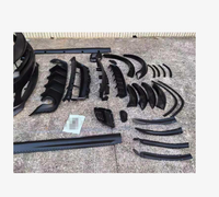 Kit de conversion complet YLD SRT Hellcat Widebody pour Dodge Charger 2015-2022, comprenant pare-chocs avant et arrière et élargisseurs d'ailes.