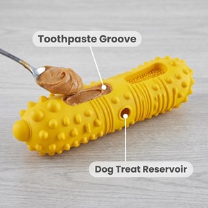 Jouet à mâcher pour chien en caoutchouc jaune personnalisé avec texture rugueuse et fentes pour distribuer des friandises pour un jeu interactif - Product Image 4