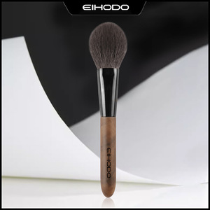 Cangzhou Heart Shaped <b>Blush</b> <b>Brush</b> 4cm Animal Hair Wooden Handle Natural Hair Makeup <b>Brush</b> For Blusher Powder Highlighter - Product Image 4