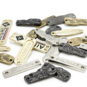 Etiqueta de Metal con Logotipo de Letras Metálicas Chapadas en Oro de Marca Personalizada, Diseño Decorativo para Sombreros, Zapatos, Bolsos, Ropa - Product Image 2