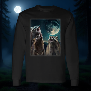 Camiseta de manga larga con diseño de tres mapaches y luna aullando - Product Image 3