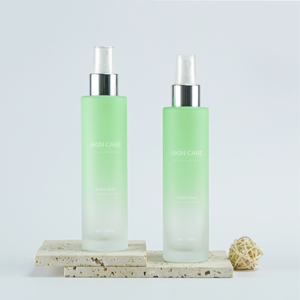 100ml Pompe Pulvérisateur Bouteille Givré Gradient Vert Verre Toner Cosmétique Fine <span class=keywords><strong>Brume</strong></span> Parfum Spray Plat Épaule <span class=keywords><strong>Anti</strong></span> <span class=keywords><strong>Moustique</strong></span> Spray - Product Image 1