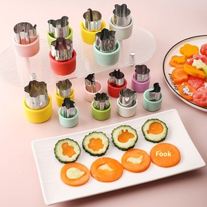 Herramienta de grabado doméstico de acero inoxidable 304, molde de protección de manos completo colorido, <span class=keywords><strong>Manual</strong></span> seguro para frutas, verduras, Pasta, animales - Product Image 5
