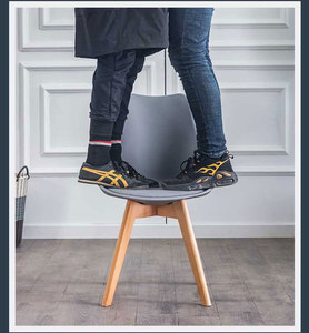 Muebles modernos de diseño plástico nuevo estilo de madera tulipán grueso patas de madera silla irrompible asiento de silla de plástico para comedor - Product Image 4